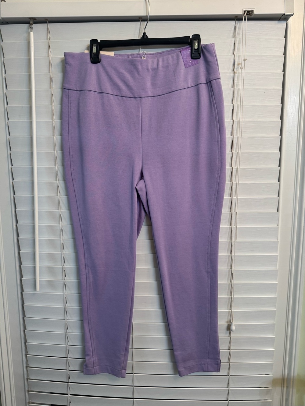 Dear Scarlett MAGIC Lavender Stretch Pull-On Capri - Women